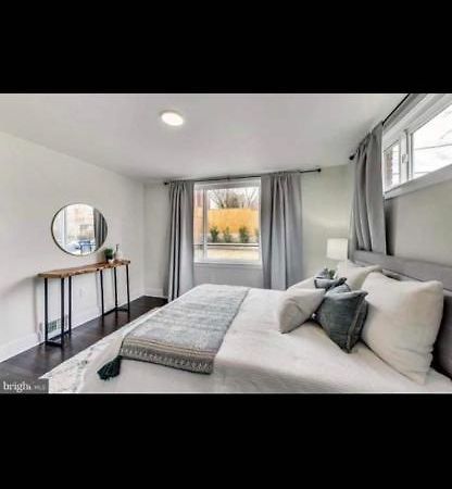 Lovely 1-Bedroom Rental Unit With Free Parking 워싱턴 외부 사진